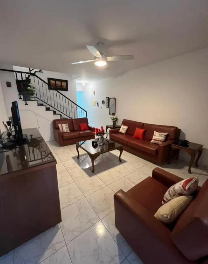 Marias Spacious Aparment Paphos Exterior photo