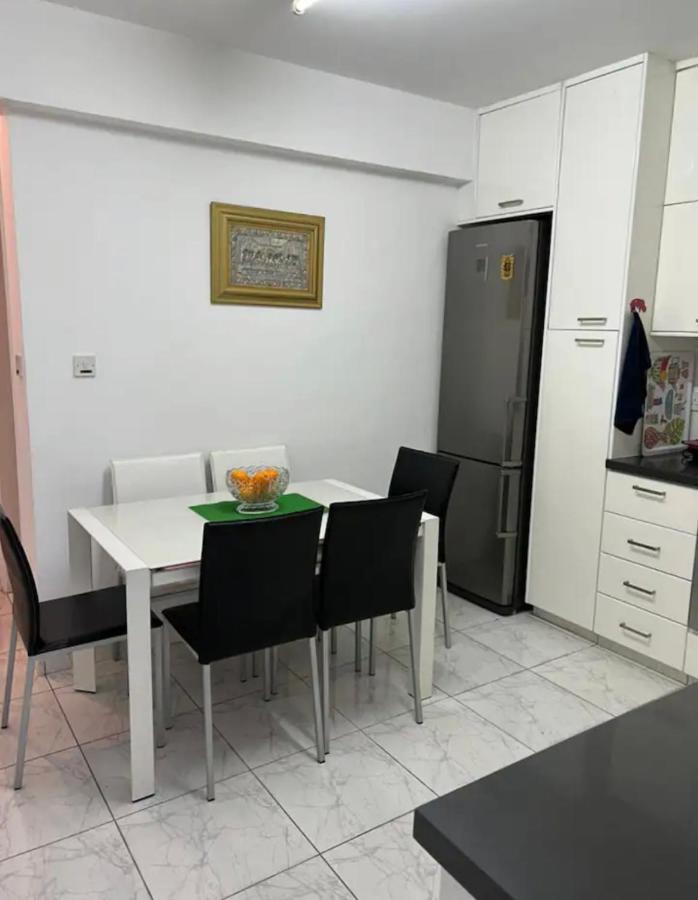 Marias Spacious Aparment Paphos Exterior photo
